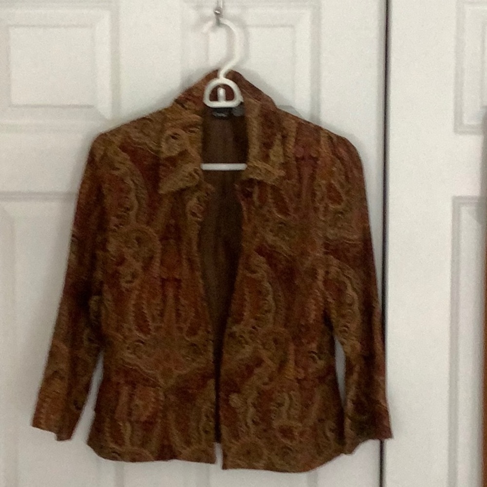 Autumn paisley jacket with 3/4 length sleeves.